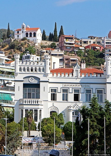 Кавала — старинный город на море, но не курорт. Знакомство