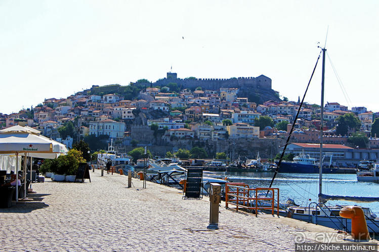 Кавала — старинный город на море, но не курорт. Знакомство