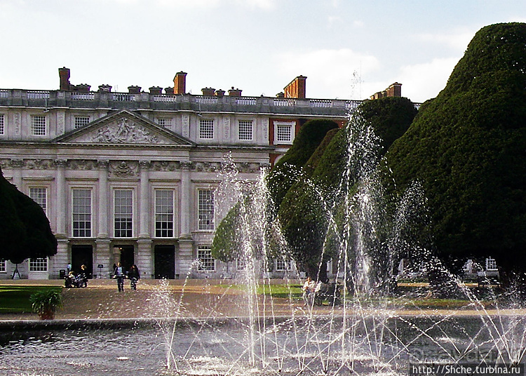 Дворец Хэмптон Корт — любимая загородная резиденция королей