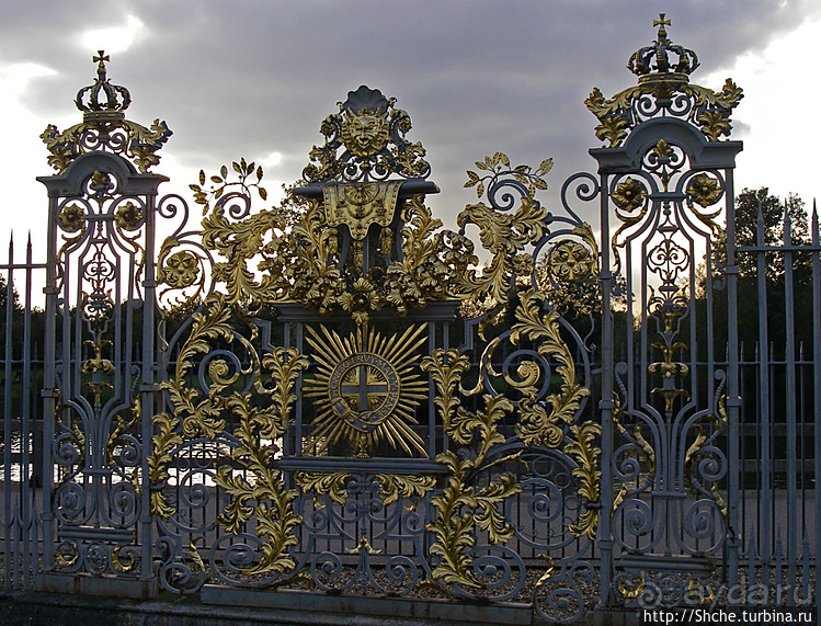 Дворец Хэмптон Корт — любимая загородная резиденция королей