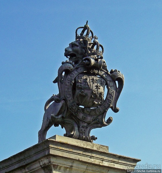 Дворец Хэмптон Корт — любимая загородная резиденция королей