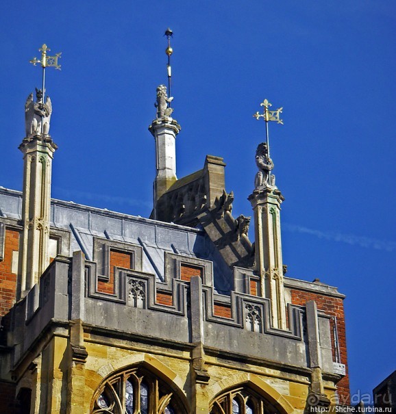 Дворец Хэмптон Корт — любимая загородная резиденция королей