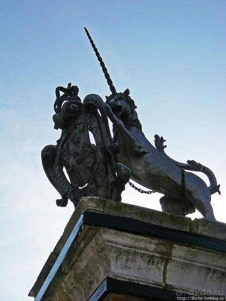 Дворец Хэмптон Корт — любимая загородная резиденция королей