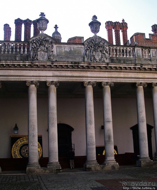 Дворец Хэмптон Корт — любимая загородная резиденция королей