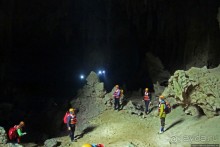 Полые скалы Вьетнама: Hang Kim — 2 км пролазов и заплывов