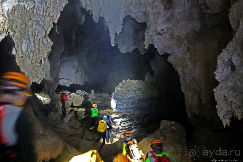 Полые скалы Вьетнама: Hang Kim — 2 км пролазов и заплывов