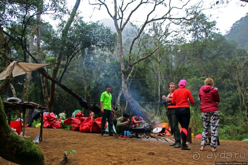 Полые скалы Вьетнама: Hang Kim — 2 км пролазов и заплывов
