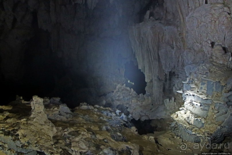 Полые скалы Вьетнама: Hang Kim — 2 км пролазов и заплывов