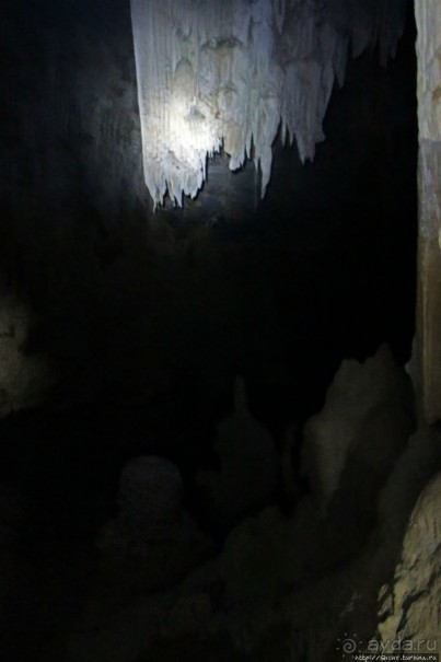 Полые скалы Вьетнама: Hang Kim — 2 км пролазов и заплывов