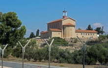 Шпионские страсти. Британская военная база в Декелии.