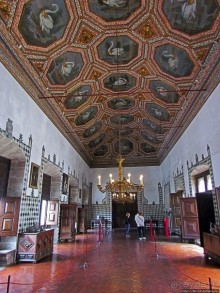 Альбом отзыва "На лицо ужасный он, классный он внутри"