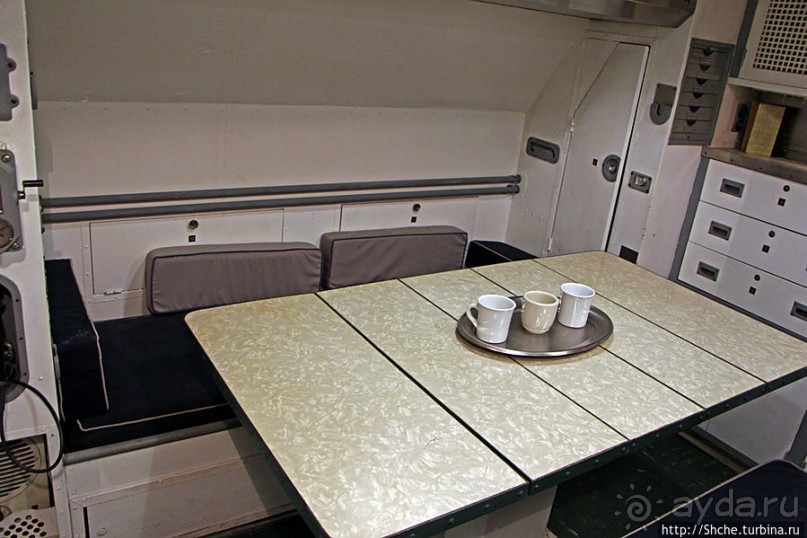 Осмотр подводной лодки USS Bowfin (SS-287) в Перл-Харбор