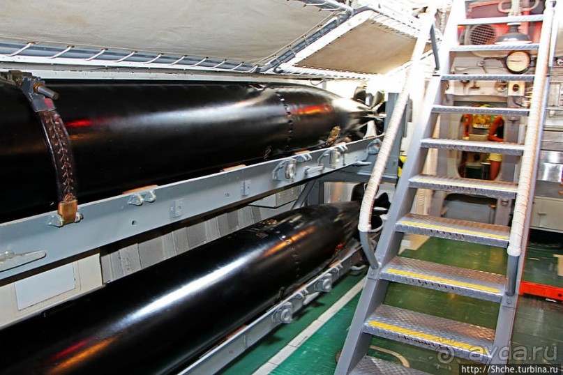 Осмотр подводной лодки USS Bowfin (SS-287) в Перл-Харбор