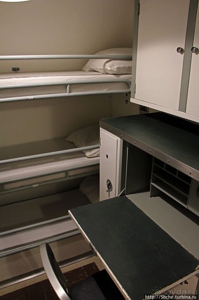 Осмотр подводной лодки USS Bowfin (SS-287) в Перл-Харбор