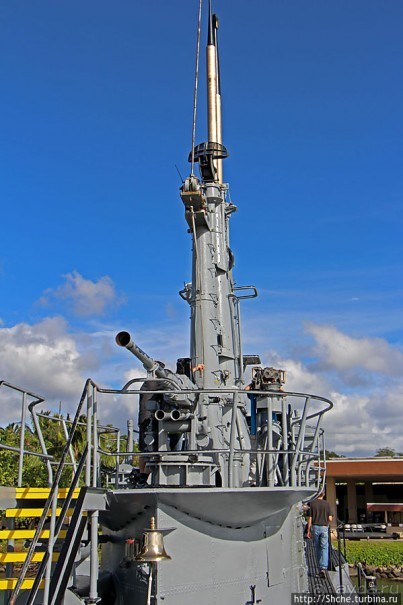 Осмотр подводной лодки USS Bowfin (SS-287) в Перл-Харбор