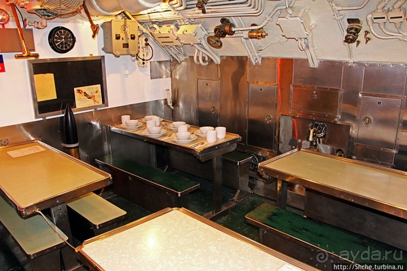 Осмотр подводной лодки USS Bowfin (SS-287) в Перл-Харбор