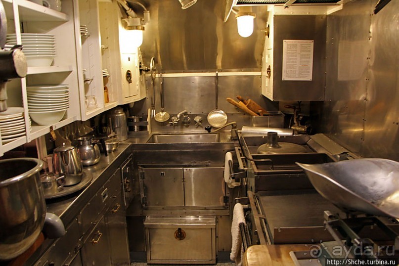 Осмотр подводной лодки USS Bowfin (SS-287) в Перл-Харбор