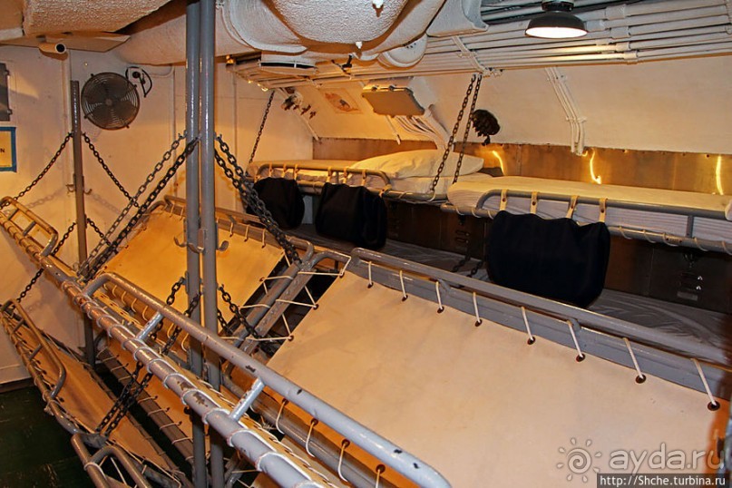 Осмотр подводной лодки USS Bowfin (SS-287) в Перл-Харбор