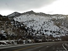 Суровые пейзажи северовосточной Юты. Зимой по штату на авто