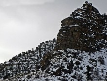 Суровые пейзажи северовосточной Юты. Зимой по штату на авто