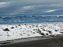 Суровые пейзажи северовосточной Юты. Зимой по штату на авто