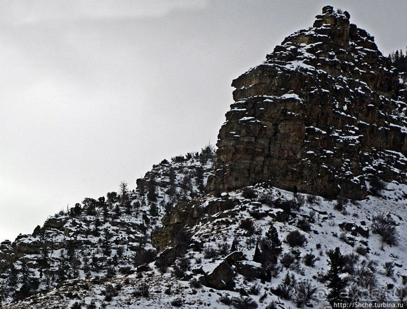 Суровые пейзажи северовосточной Юты. Зимой по штату на авто