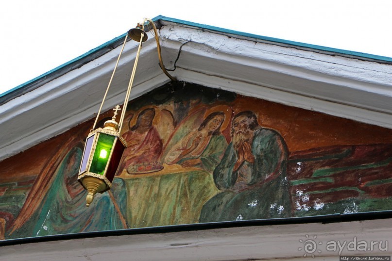 Чтобы не сбились мы с пути, горят ночные фонари