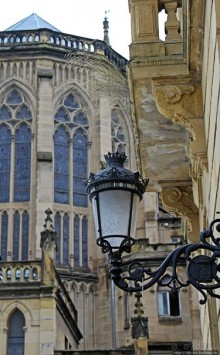 Чтобы не сбились мы с пути, горят ночные фонари