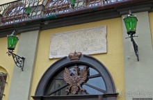 Чтобы не сбились мы с пути, горят ночные фонари