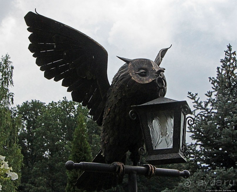 Чтобы не сбились мы с пути, горят ночные фонари