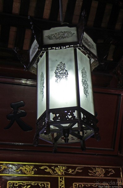 Чтобы не сбились мы с пути, горят ночные фонари