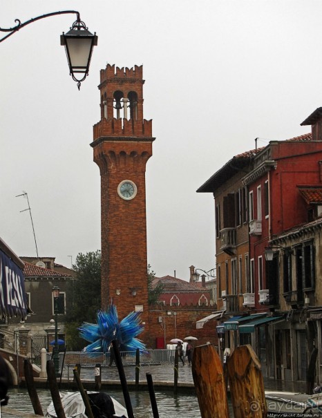 Чтобы не сбились мы с пути, горят ночные фонари