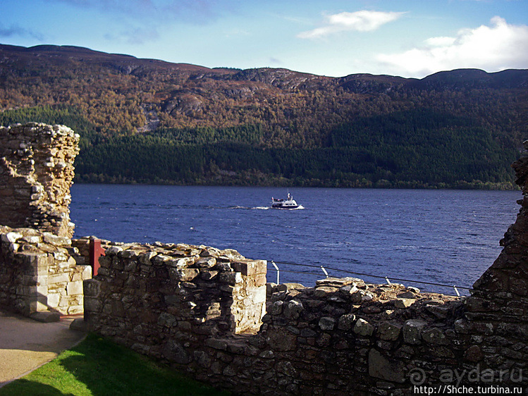 Над черными водами Лох-Несса, крепость Уркухарт