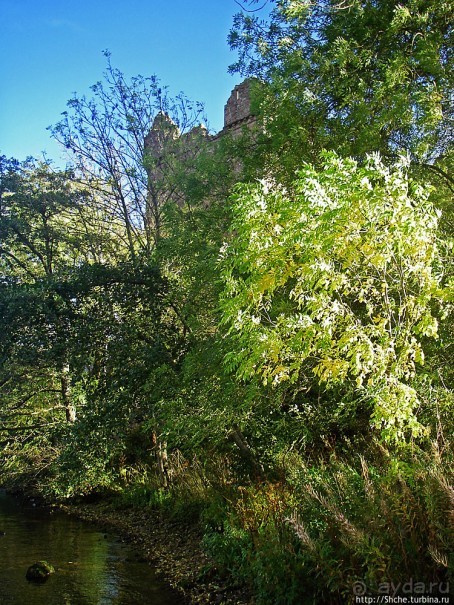 Над черными водами Лох-Несса, крепость Уркухарт