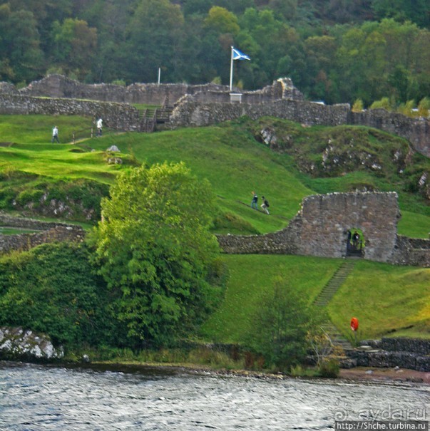 Над черными водами Лох-Несса, крепость Уркухарт