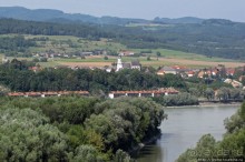 Прогуляемся по Мельку, здесь красиво не только аббатство