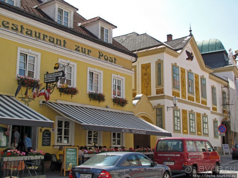 Прогуляемся по Мельку, здесь красиво не только аббатство