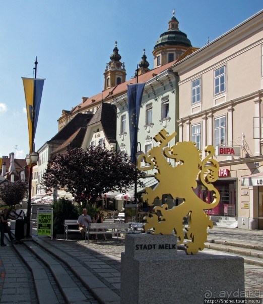 Прогуляемся по Мельку, здесь красиво не только аббатство