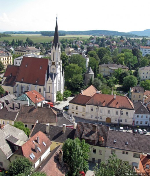 Прогуляемся по Мельку, здесь красиво не только аббатство