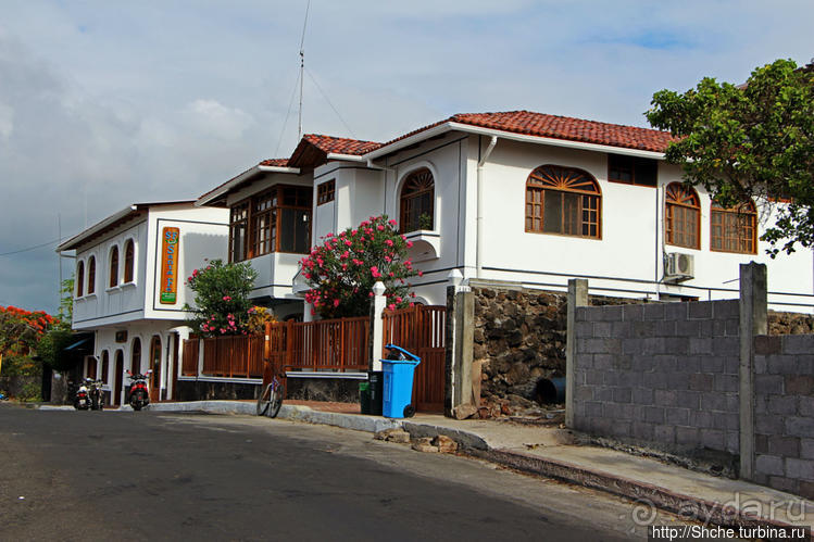 Людям тоже надо где-то жить:)) Пуэрто Айора, Галапагосы