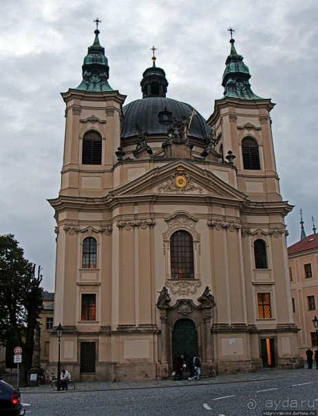 Заглянул на минутку перед вечерней службой