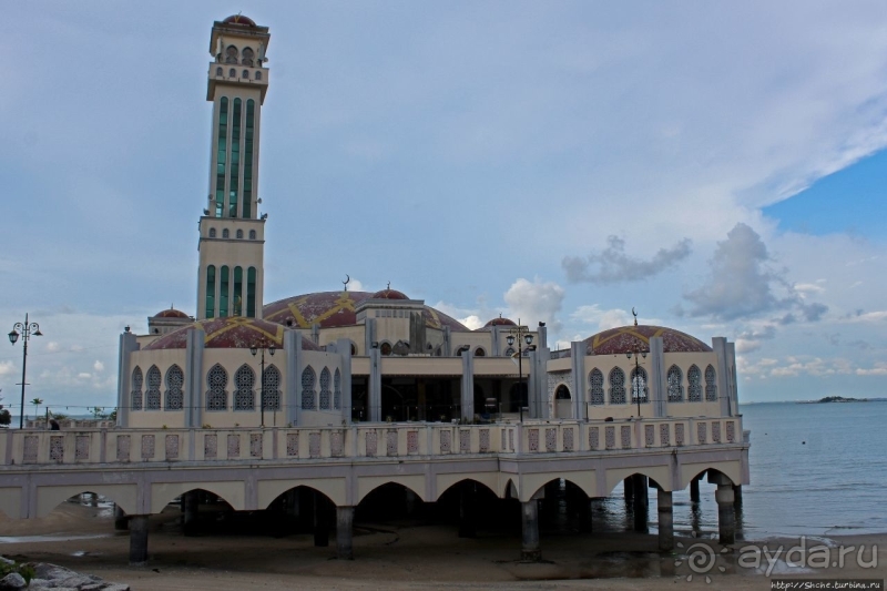 Плавающая мечеть Танджунг-Бунгаха