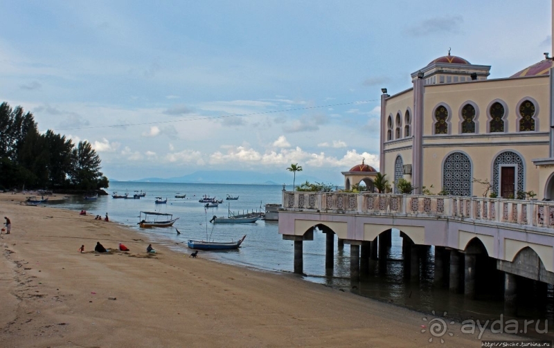 Плавающая мечеть Танджунг-Бунгаха