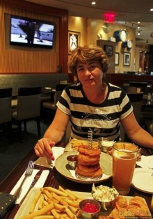 Культовое кафе на "Yankee Stadium" в Бронксе