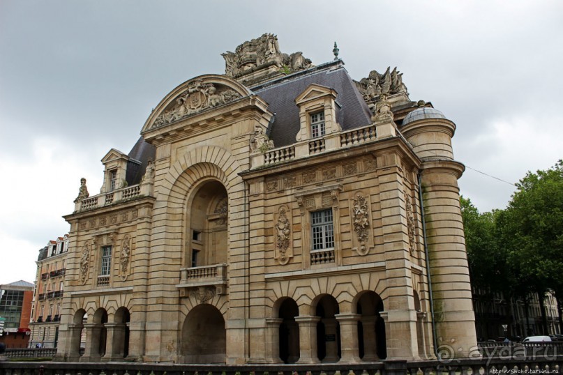 Как городские ворота превратились в Триумфальную Арку