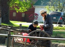 Месопотамия — небольшой городок, при том центр страны амишей