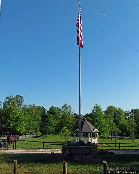 Месопотамия — небольшой городок, при том центр страны амишей