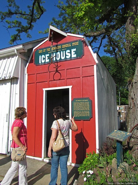 Месопотамия — небольшой городок, при том центр страны амишей