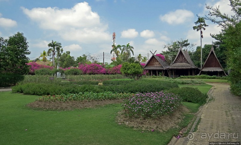 Сад роз и Ботанический сад в Сампране (близ Бангкока)