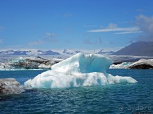 По лагуне причудливо-тающих льдов на плавающем авто-корабле